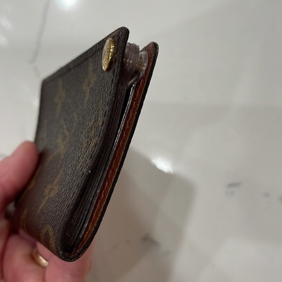 Louis Vuitton Monogram Port Credit
Card wallet
Good condition
Authentic - Picture 8 of 9